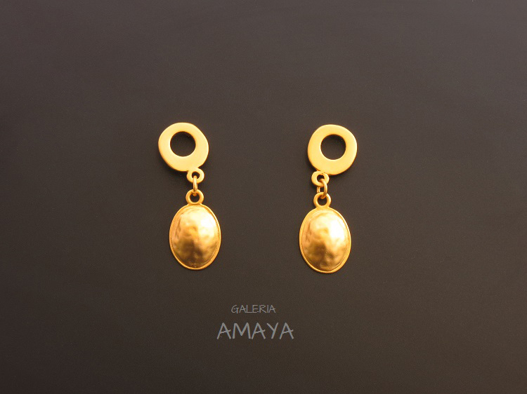Breast plate earrings and jewelry by Galeria AMAYA